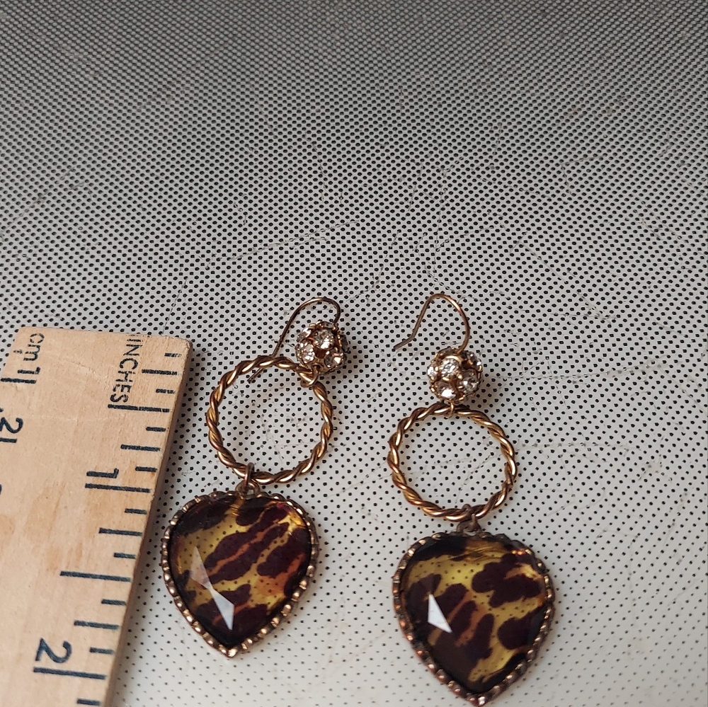 Gold tone loops with heart shaped leopard print 2inches